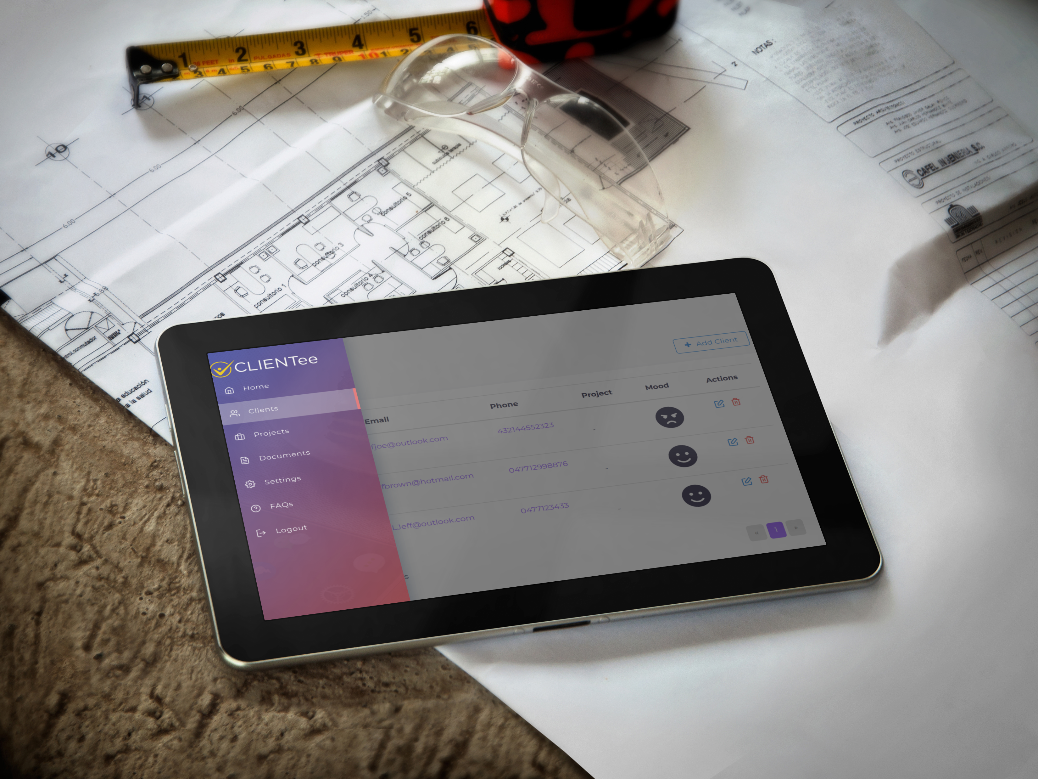 samsung-galaxy-4g-lte-silver-at-construction